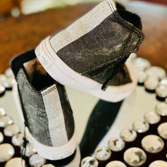 Converse - Picture 3 of 6